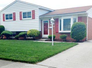 25544 Melody St, Taylor, MI 48180