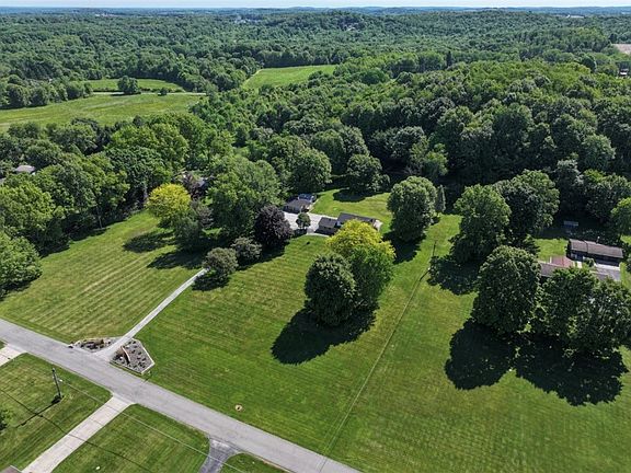 2nd image of 2072 Boyd School Rd