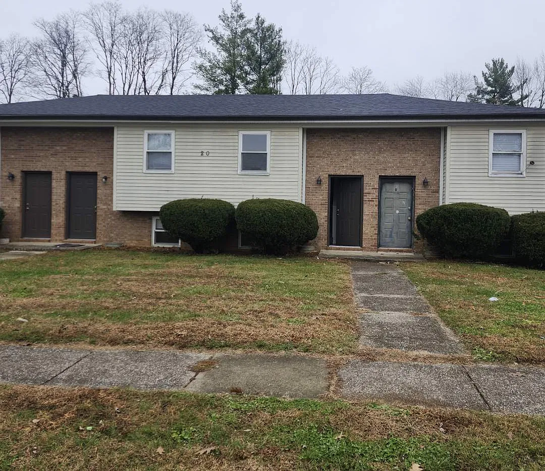 2 bed, 900 sqft, $925 — Photo 1