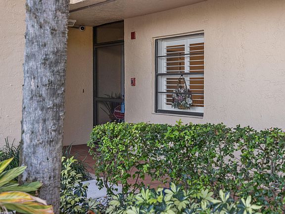 Home For Sale In Boca Barwood