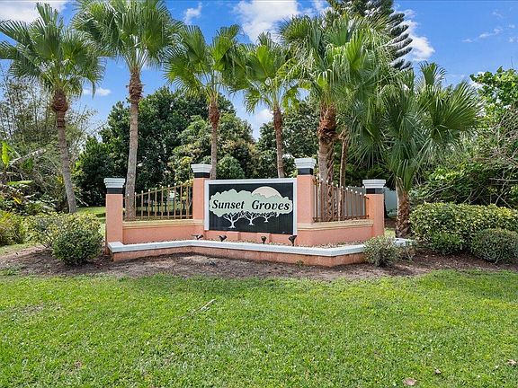 4th image of 3331 Biscayne Dr