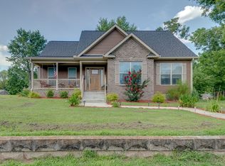 700 W 5th St, Dickson, TN 37055