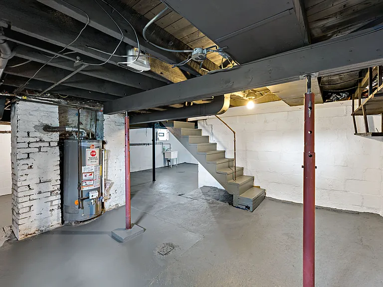 219 Douglas Ave — Photo 29