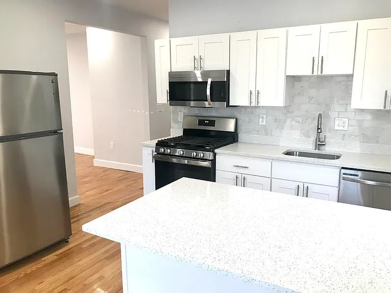 42 Moseley St #2 — Photo 2