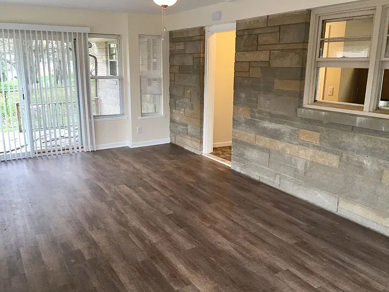 141 N Overhill Dr — Photo 12