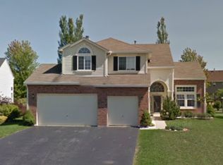 200 Ellis Rd, Lake In The Hills, IL 60156