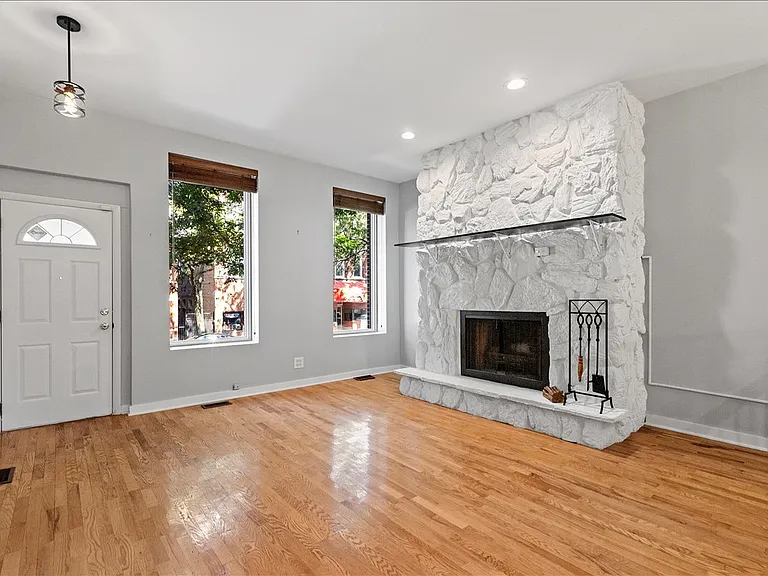 1147 W Taylor St #1 — Photo 2