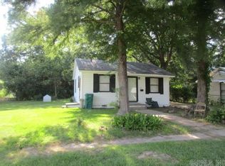 2002 S Maple St, Pine Bluff, AR 71603