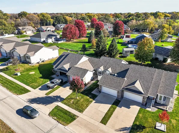 765 SE 55th St, Pleasant Hill, IA 50327