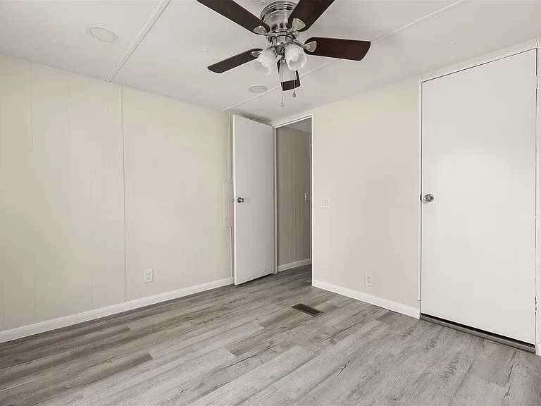 2222 N Austin Ave #18 — Photo 16