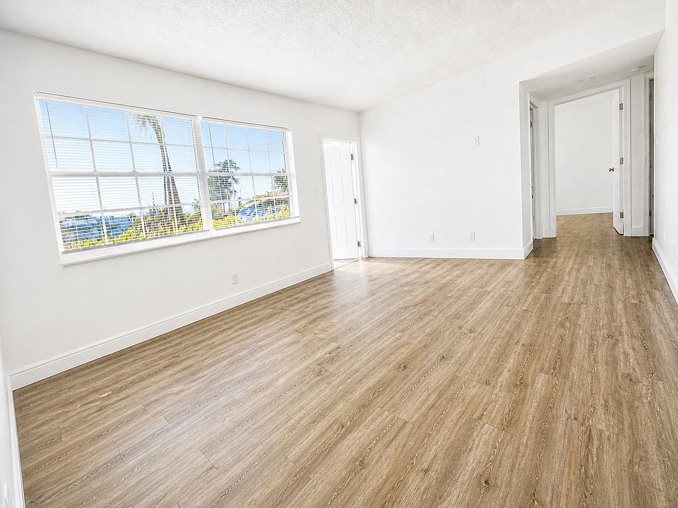 1st image of 3481 Helena Dr