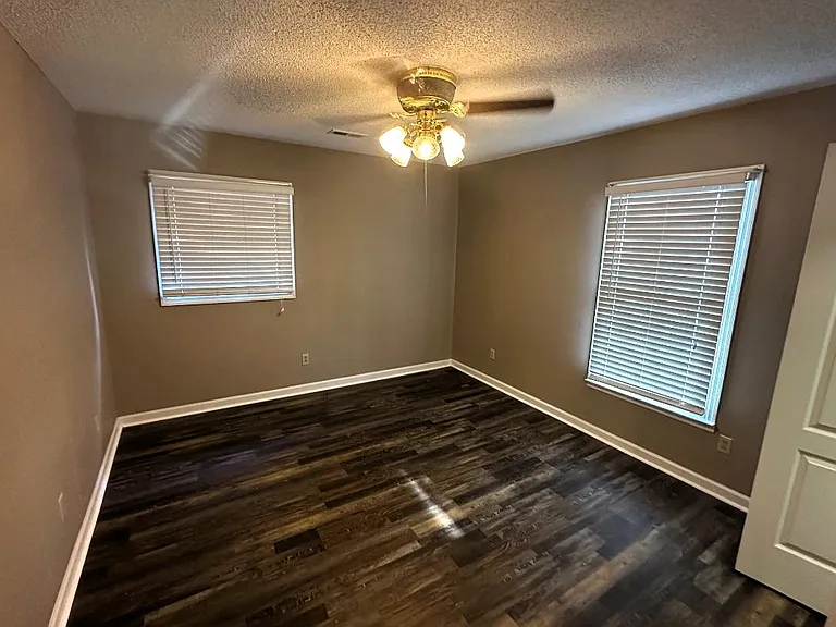 183 Bradford Dr SE — Photo 11