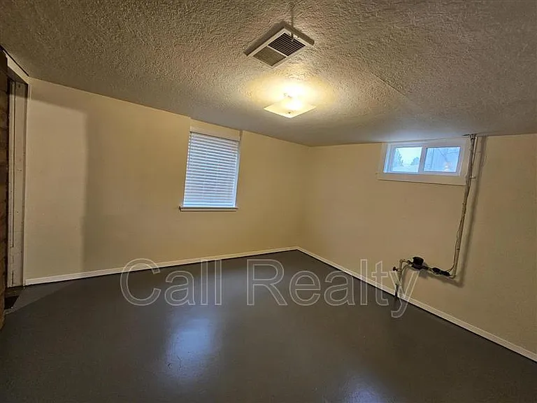 4723 N Cedar St — Photo 11