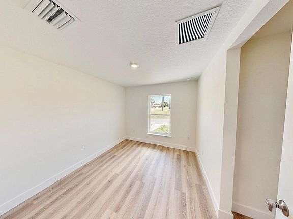 3rd image of 2710 Avenue Avenue E