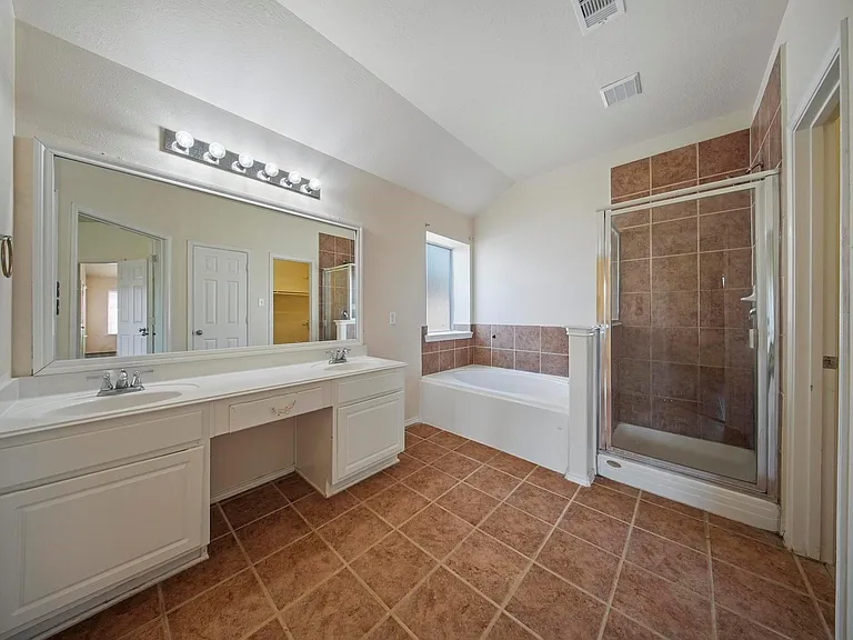 5015 Bridgecrossing Ct — Photo 20
