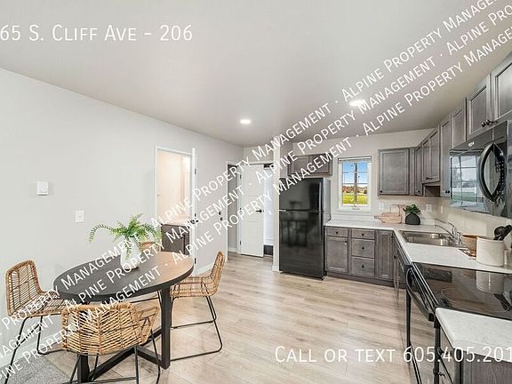 4th image of 465 S Cliff Ave #2
