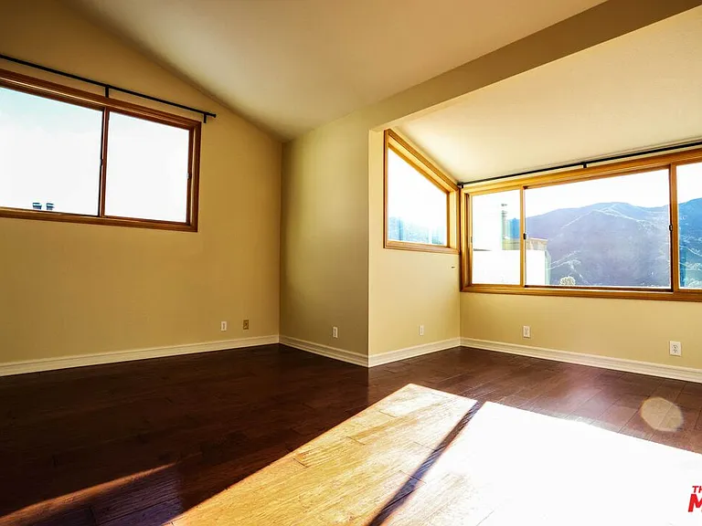 17097 Palisades Cir — Photo 12