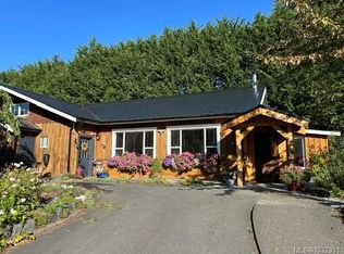 885 Lanqvist Rd, Mount Waddington, BC V0N 2R0
