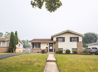 31 N Rose Ave, Addison, IL 60101