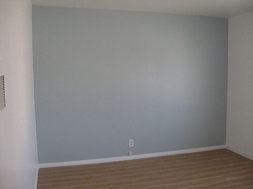 5th image of 2320 Virginia Ave APT 01