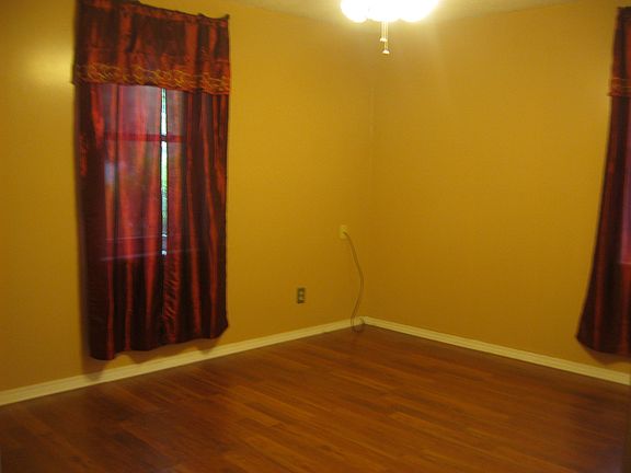 3rd image of 704 N 20th St