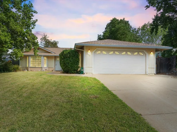 2870 Antigua Dr, Redding, CA 96003