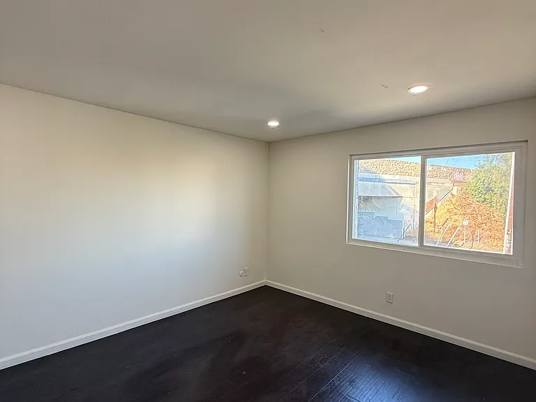 4815 Kester Ave #7 — Photo 10
