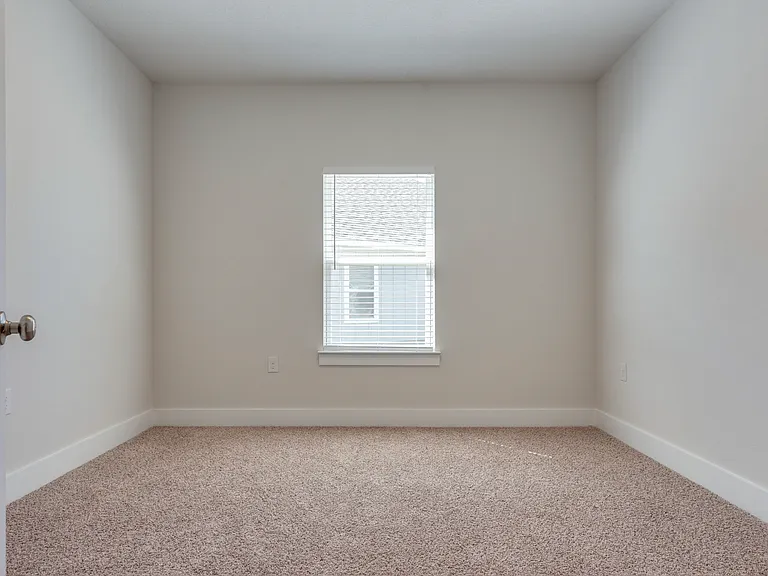 5733 Danbury Blvd — Photo 12