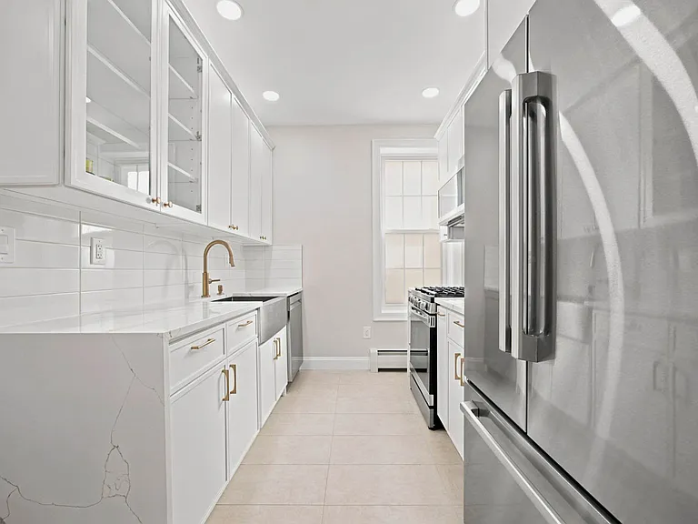24-41 43rd St #Townhouse 1 — Photo 4
