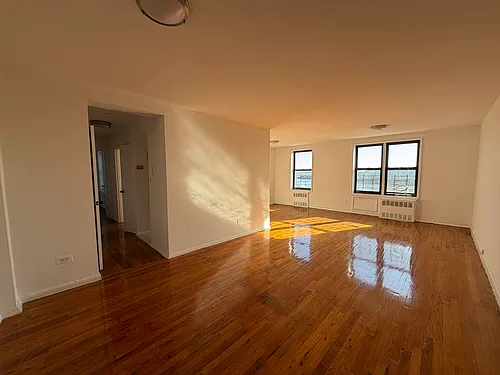 3255 Randall Ave #2J Photo 1