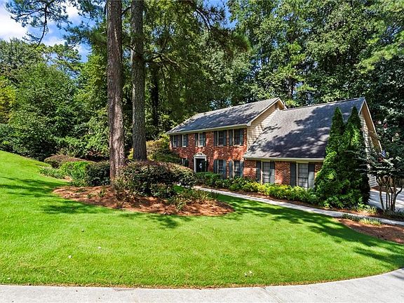 3rd image of 2720 Country Ln