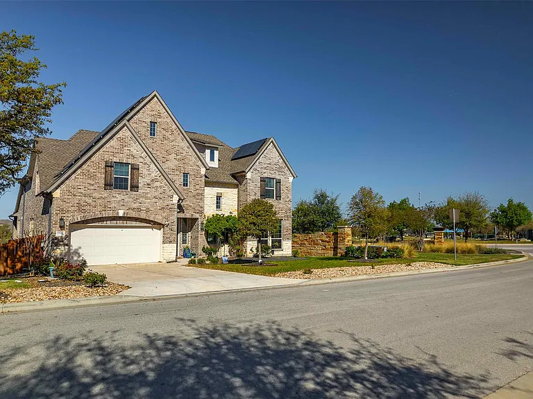 17821 Limestone Spring Ln — Photo 7