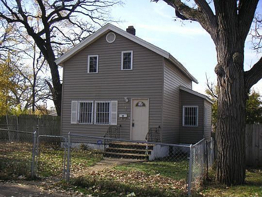 2nd image of 812 Lee St
