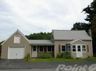 28 Grove St, Upton, MA 01568