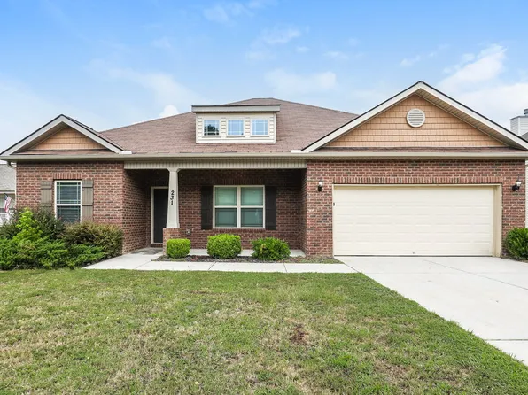 231 Galway Ln, Hampton, GA 30228