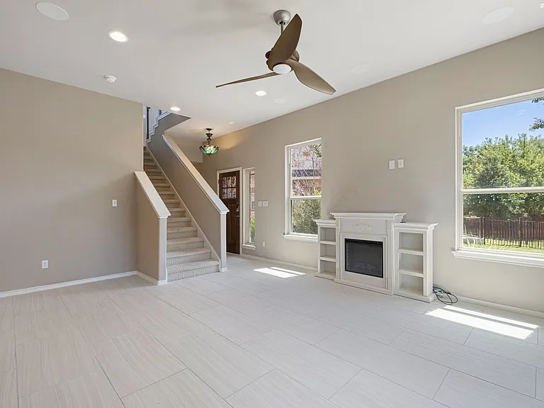 2105 Town Centre Dr #5 — Photo 7