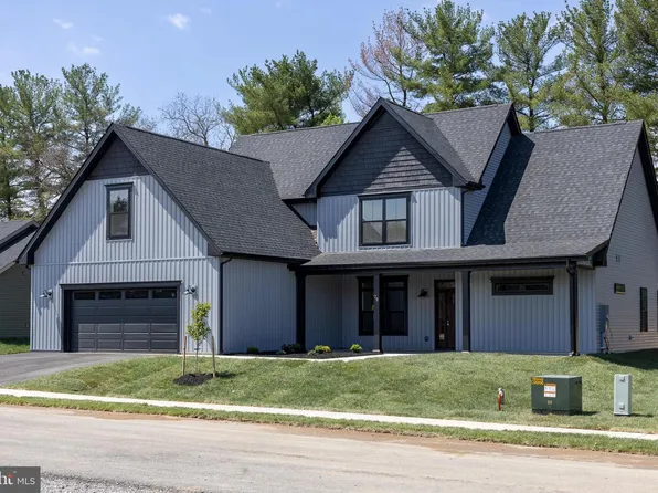 79 Haskell Dr, Martinsburg, WV 25404