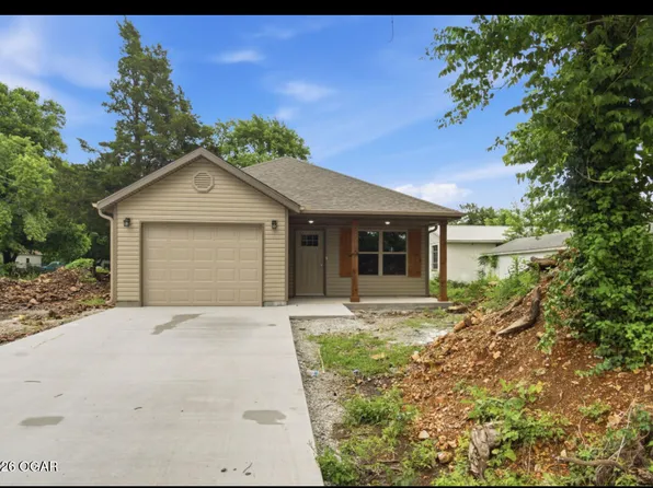 623 N Walker St, Webb City, MO 64870