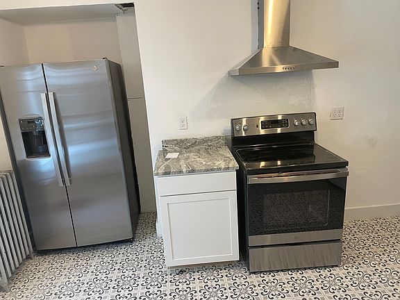 2nd image of 706 Middle St #2