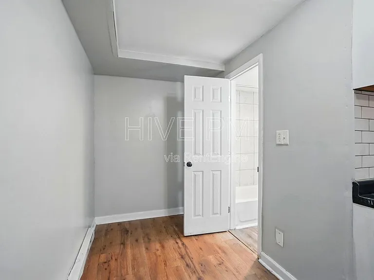 39 Wuest St #5 — Photo 10
