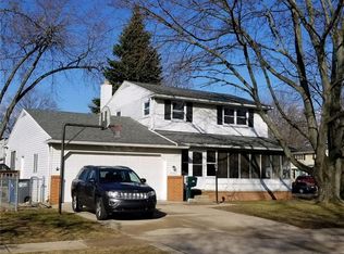 5301 Oakridge Dr, Toledo, OH 43623