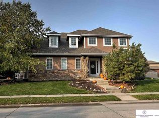 910 S 197th St, Elkhorn, NE 68022