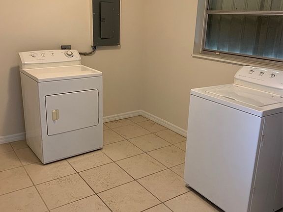 3rd image of 136 SE Selva Ct