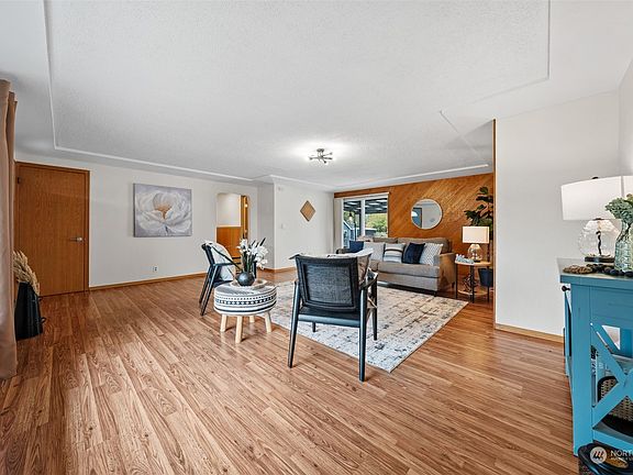 3rd image of 2815 104th Street E