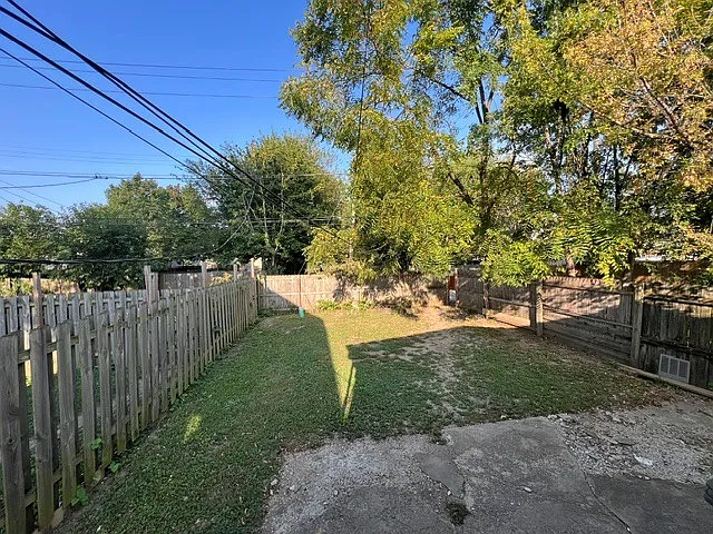 3 bed, 987 sqft, $1,295 — Photo 2
