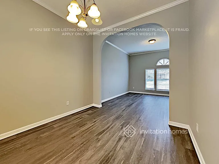 3939 Armitage Dr — Photo 7