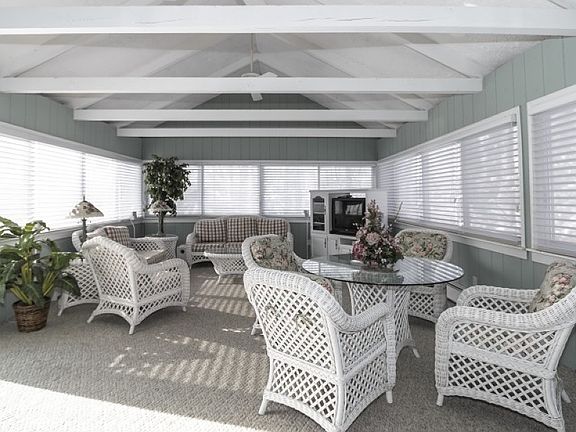 Garden/Sun Room (23x17) Heated, Carpeted, Bright & Cheery