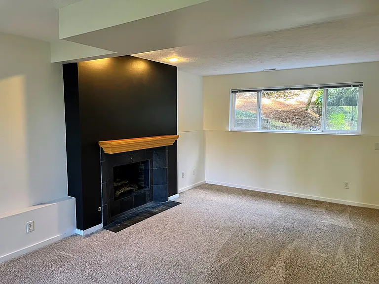 2812 E Bay Dr NW — Photo 9