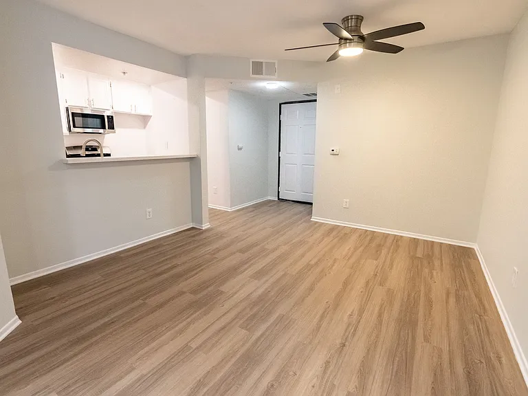 315 Virgil — Photo 68