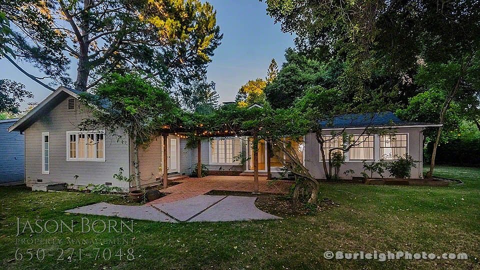 1st image of 1020 Louise St